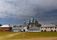 Паломничество на Коневец из СПб включает переправу и экскурсии