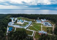 Коневец принимает паломников на осенние программы с проживанием