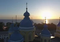 Коневский монастырь открыл осенние поездки на Коневец