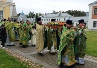 Осенние службы продолжают ежедневный ритм Коневского монастыря